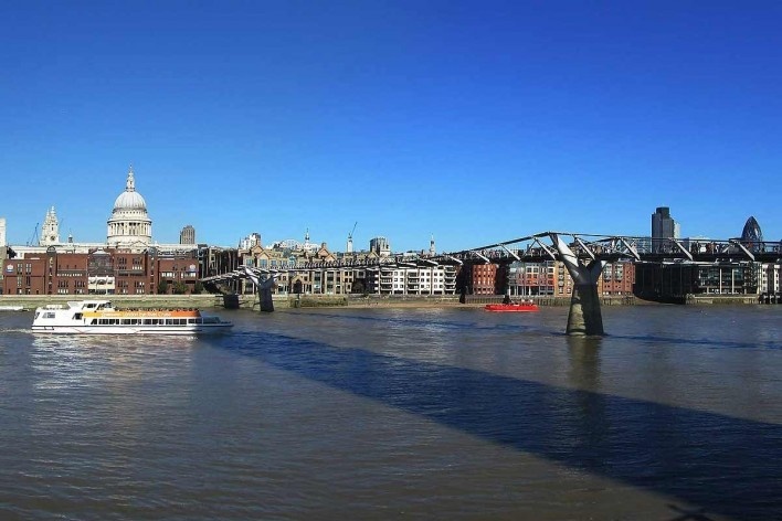 Millennium Bridge, Londres. Arquiteto Norman Foster<br />Foto Victor Hugo Mori 