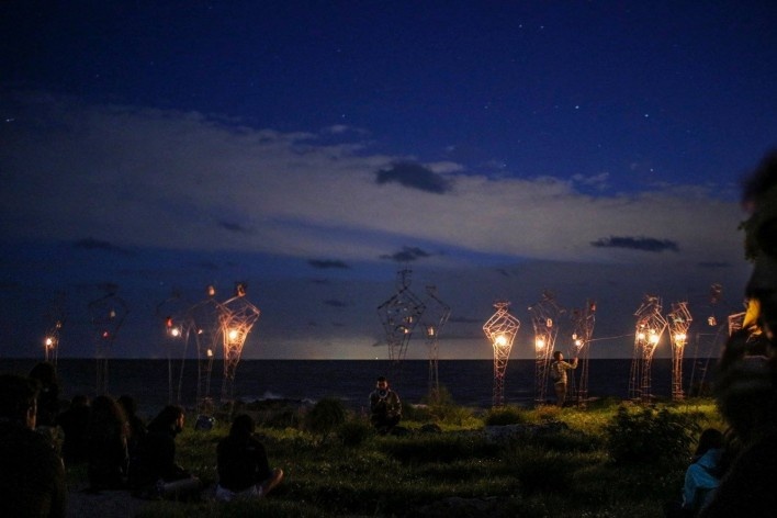 Memorial aos migrantes, Elea 2018, Colônia do Sacramento, Uruguai. Coletivo Arrabal<br />Foto Juan Guillermo Bravo 
