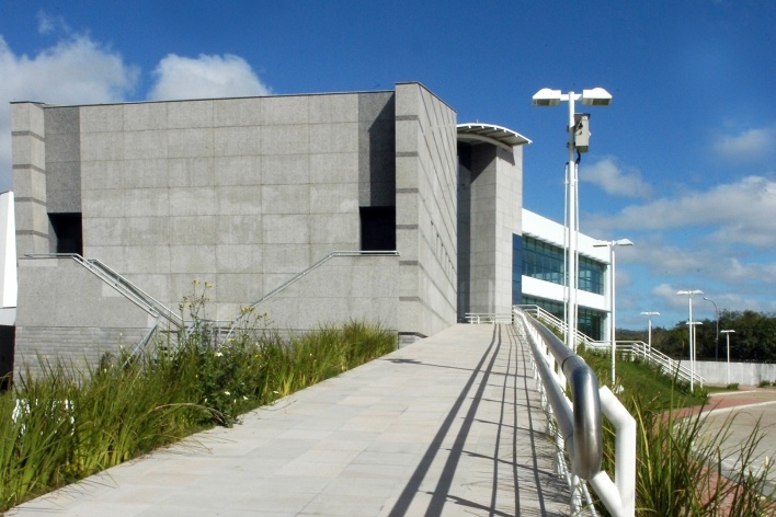 CEITEC – Centro de Excelência em Tecnologia Eletrônica Avançada, vista lateral, Porto Alegre RS. Arquiteto Raul Macadar, 2009<br />Foto Kiki Joner 