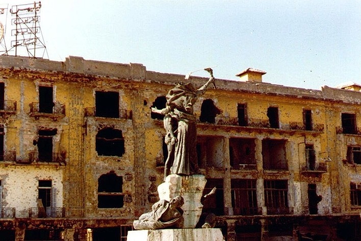 Place des Martyrs em 1980, durante a guerra civil<br />Foto James Case  [Wikimedia Commons]
