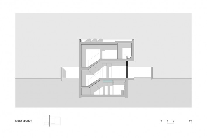 Corte Transversal Casa no Juso. Projeto ARX Portugal + Stefano Riva, 2011<br />divulgação 