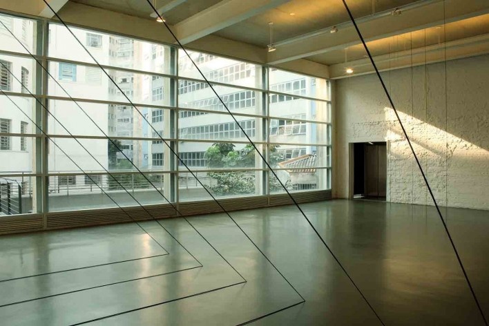 Centro Universitário Maria Antônia, exposição Fred Sandback, São Paulo SP, dez. 2015<br />Foto Bebete Viégas 
