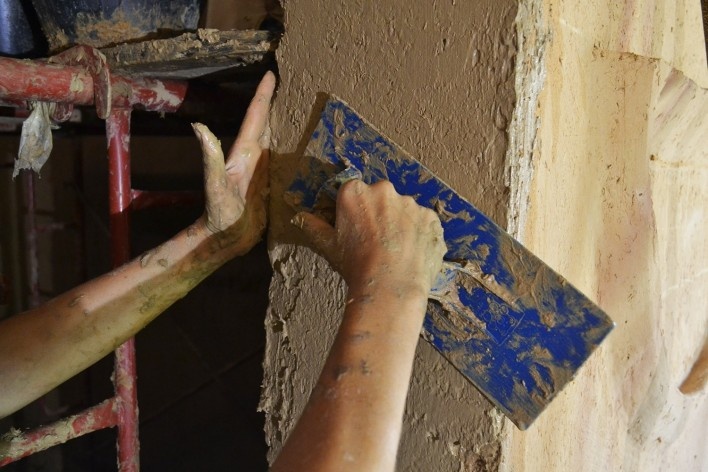 Construção de casa de adobe, Projeto Mindfulness, Tailândia, agosto, 2016<br />Foto Jessica Bittencourt 