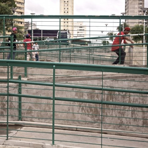 Praça Roosvelt, skatistas nas rampas<br />Foto Maria Cláudia Levy 