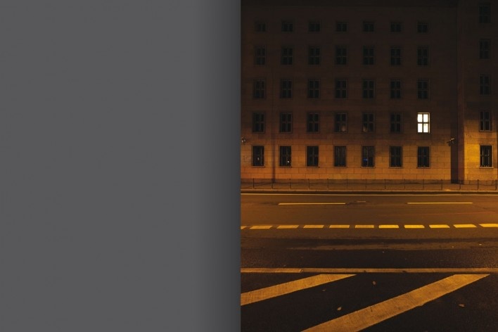 Edifício do antigo Ministério da Aviação em Wilhelmstrasse, hoje Ministério das Finanças. Edifício nazista mais importante ainda existente em Berlim. Exposição "Berlinscapes"<br />Foto Tuca Vieira 