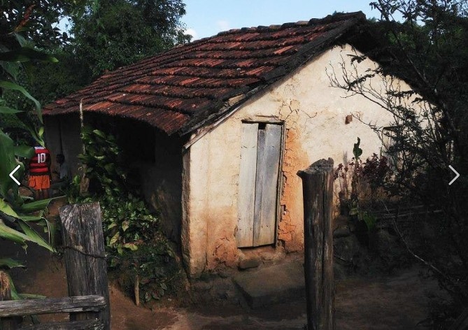 Tipo de casa em pau a pique com taipa<br />Foto Fabio Lima 