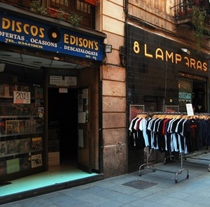 Comércio no Raval <br />Foto Marcio Cotrim 