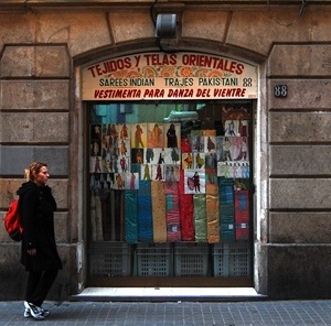 Comércio no Raval <br />Foto Marcio Cotrim 