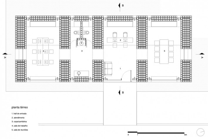 Sede de uma Fábrica de Blocos, planta térreo, Avaré SP Brasil, 2015. Arquitetos André Nunes, Anna Juni, Enk te Winkel e Gustavo Delonero (autores) / Vão Arquitetura<br />Imagem divulgação  [Acervo Vão Arquitetura]
