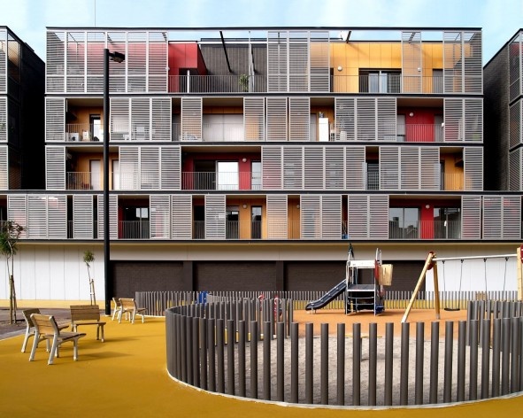 Conjunto Habitacional Fira de Barcelona – L’Hospitalet de Llobregat, fachada sul, Barcelona 2009. ONL Arquitectura<br />Foto Gianluca Giaccone 