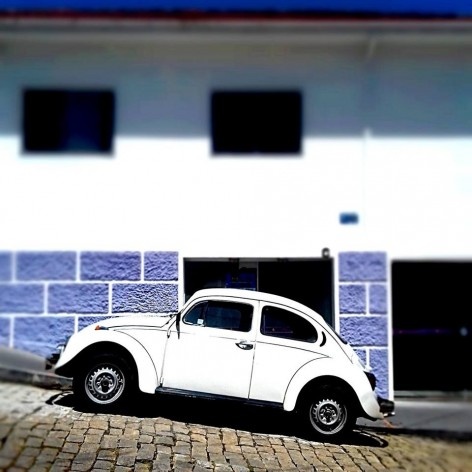 Fusca branco, série fotográfica “Os fuscas ofuscam”<br />Foto Fernando Mascaro 