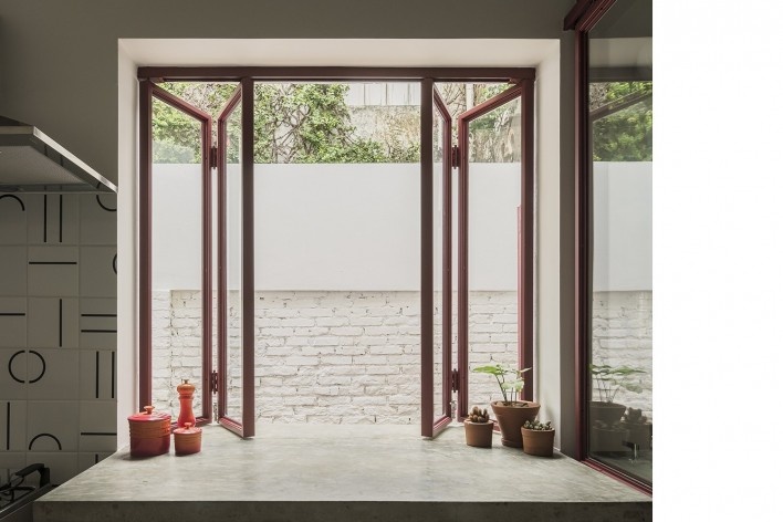 Casa Saracura, São Paulo SP Brasil, 2022. Arquiteta Marina Canhadas (autora) / [Entre Escalas]<br />Foto Pedro Kok 
