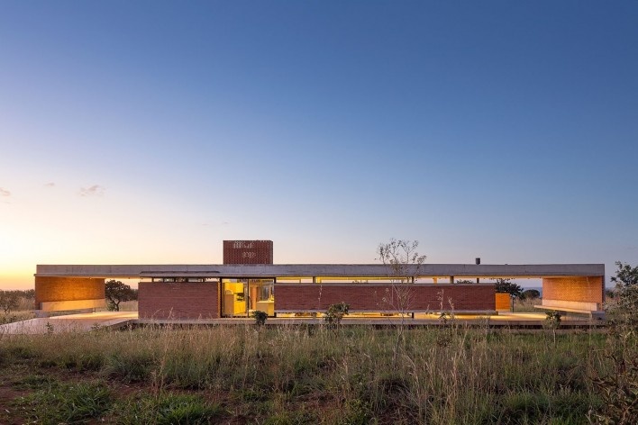 Casa Vila Rica, Brasília DF Brasil, 2017. Arquitetos Daniel Mangabeira, Henrique Coutinho e Matheus Seco / Bloco Arquitetos<br />Foto Haruo Mikami 