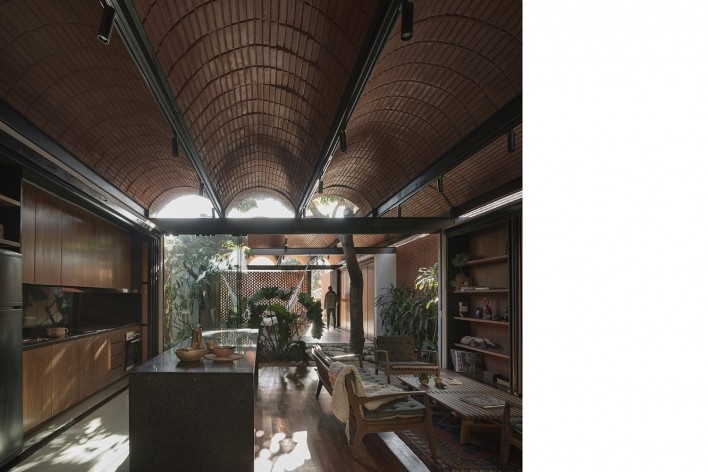 Casa Intermedia, Assunção, Paraguai, 2021. Arquitetos Horacio Cherniavsky, Viviana Pozzoli, Gabriela Ocampos, Franco Pinazzo e Rolph Vuyk (autores) / Equipo de Arquitectura<br />Foto Frederico Cairoli 