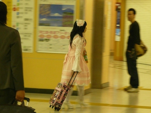 Tribos urbanas na estação de Harajuku<br />Foto Flávio Coddou 
