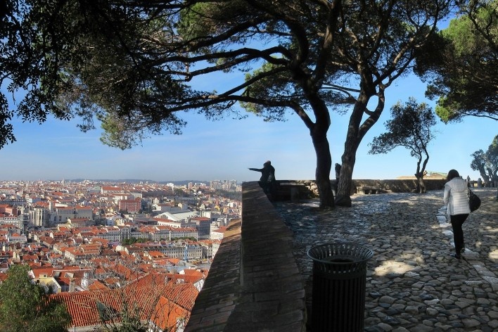 Alexandrina Mori no Castelo São Jorge, Lisboa, Portugal, 2017<br />Foto Victor Hugo Mori 