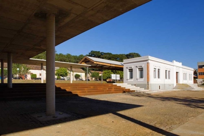 Centro Cultural de Araras,vista externa.AUM arquitetos, 3º. prêmio categoria profissional/ obras concluídas Araras,SP,2003-2009