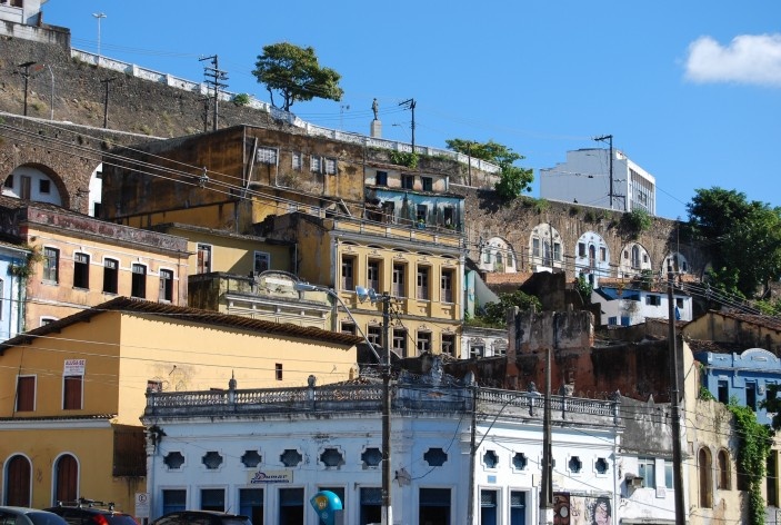 Centro Histórico de Salvador, cidade baixa, aspecto de casarões na encosta da Ladeira da Montanha<br />foto Fabio Jose Martins de Lima 