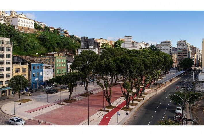 Requalificação urbanística da praça Marechal Deodoro, Salvador BA Brasil, 2020. Arquiteto Adriano Mascarenhas (autor) / Sotero Arquitetos<br />Foto Tarso Figueira, 2020 