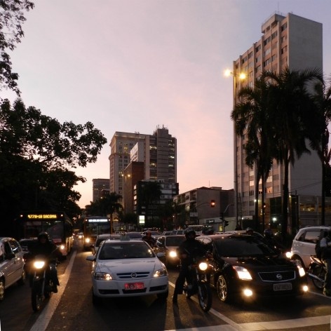 Oficina de desenho urbano MCB, avenida Faria Lima, São Paulo, 2011<br />Foto Nina Dalla 