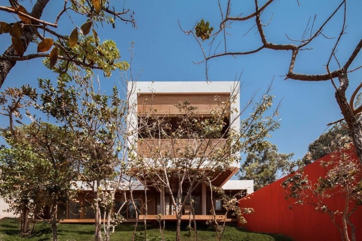 Arquiteto Fabiano Sobreira. Casa da Copaíba, Brasília, 2012<br />Foto Joana França 