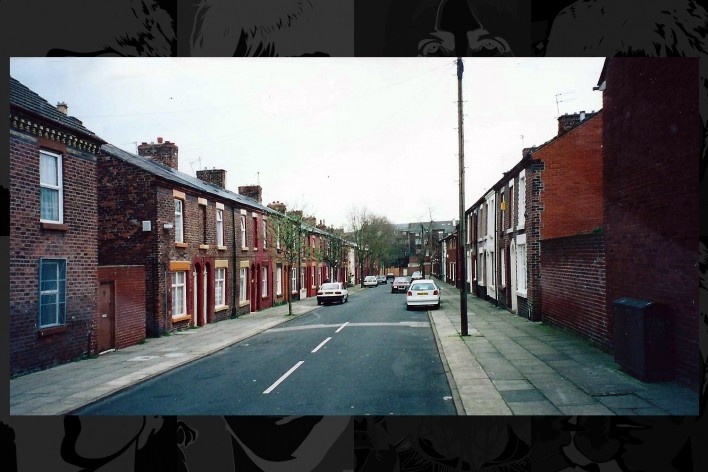 Madryn Street em 2001 todas as casas estavam ocupadas por moradores<br />Foto Victor Hugo Mori 
