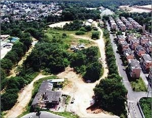 Imagem aérea do terreno – lado oeste<br />Imagens dos autores do projeto 