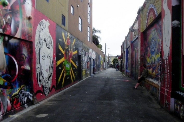 Galeria a céu aberto, Mission District. Apesar dos temas libertários e revolucionários, a maior parte dos murais não sofre depredações nem pichações<br />Foto Maria Carolina Maziviero, 05/04/2014 
