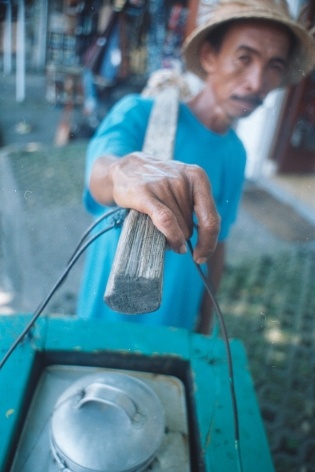 Vendedor ambulante, Bali, Indonésia<br />Foto Fabricio Fernandes 