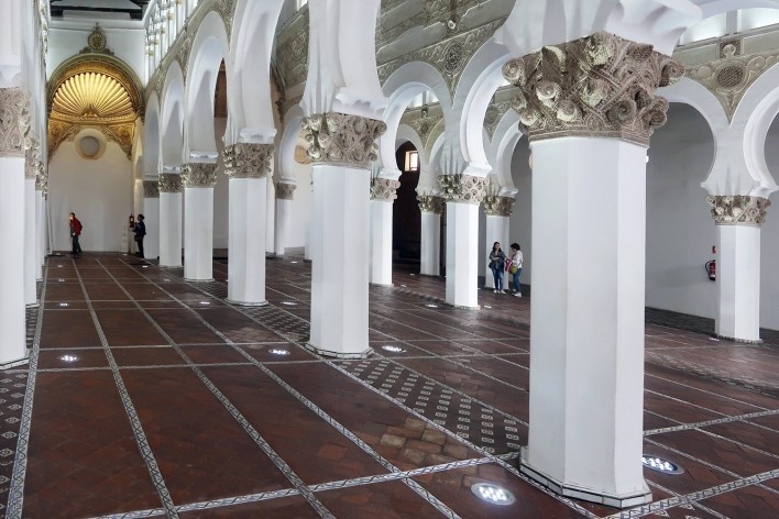 Sinagoga La Blanca (atual Igreja Santa Maria La Blanca), Toledo, Espanha<br />Fotomontagem Victor Hugo Mori, 2019 