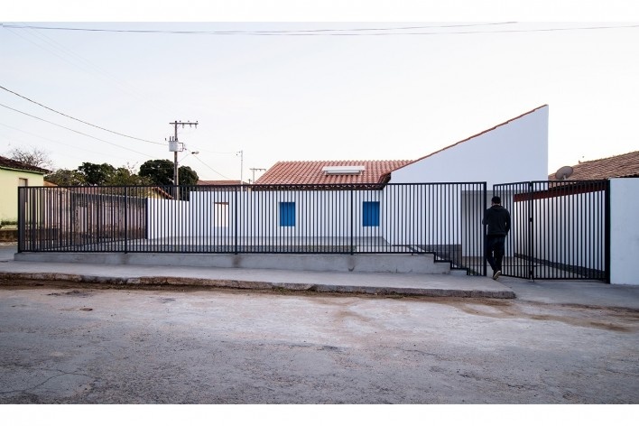 Dona Zuzinha’s House, Campo Azul MG, 2022. Architect Deryck Dantom / DL Arquitetos Associados<br />Foto/photo Urbansadness 
