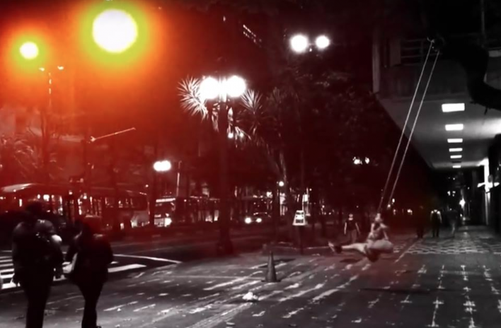 Fotograma do vídeo-arte <i>Quimpassi</i><br />Irmãos Guerra 