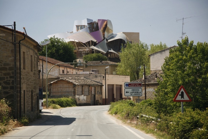 Hotel Marquês de Riscal, Laguardia, arq. Frank Gery<br />Foto Nelson Kon 