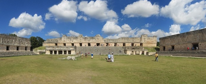 Uxmal, Praça do Convento, México<br />Foto Victor Hugo Mori 