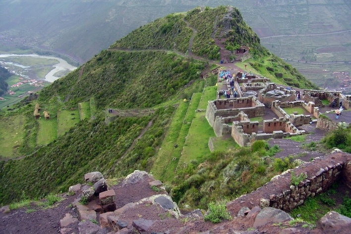 Pisac, porção alta da cidade inca e patamares agrícolas<br />Foto Saide Kahtouni 
