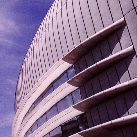 Pavilhão Atlântico, Lisboa, detalhe externo da cobertura. Arquiteto Regino Cruz + SOM<br />Foto Rui Morais de Sousa 