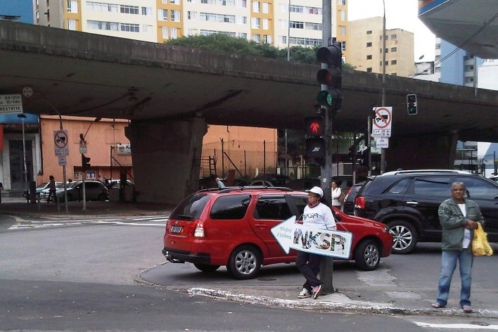 Avenida 9 de Julho, onde acaba o Grotão da Bela Vista<br />Foto Abilio Guerra 