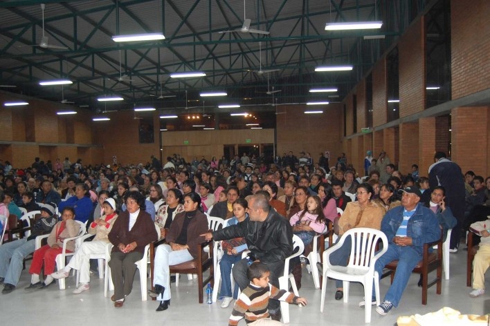 Cootrapar – cooperativa de trabajadores de aceros del Paraguay. Usos del edificio: salón de eventos-asambleas obreras. Arq. Luis Alberto Elgue y Arq. Cynthia Solis Patri. Villa Hayes, Paraguay. 2007 – 2008.