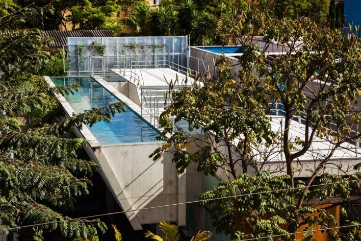 Casa de fim de semana em São Paulo. Arquiteto Angelo Bucci / SPBR<br />Foto Nelson Kon 
