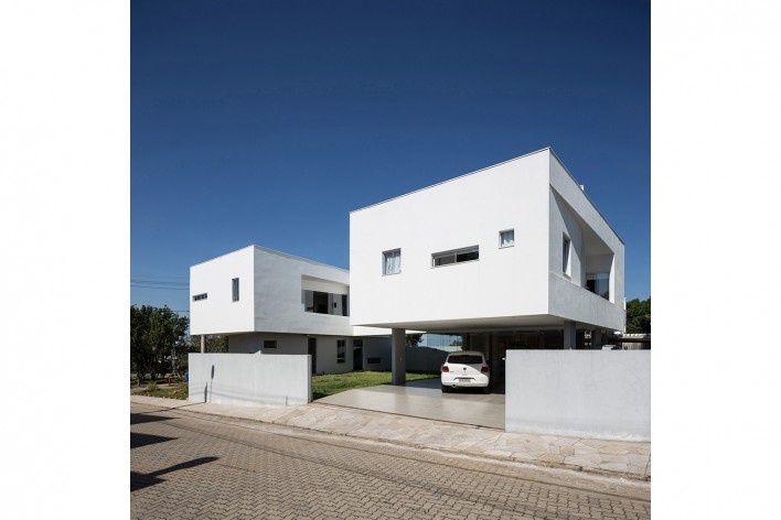 Casa 2V, Porto Alegre RS Brasil, 2013. Arquitetos Diego Brasil e Anderson Calvi / BR3 Arquitetos<br />Foto Marcelo Donadussi 