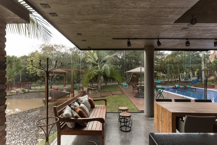 Kiosk EL165, Gravataí RS Brasil, 2016. Architects Diego Brasil and Anderson Calvi / Br3 Arquitetos<br />Foto / photo Marcelo Donadussi 