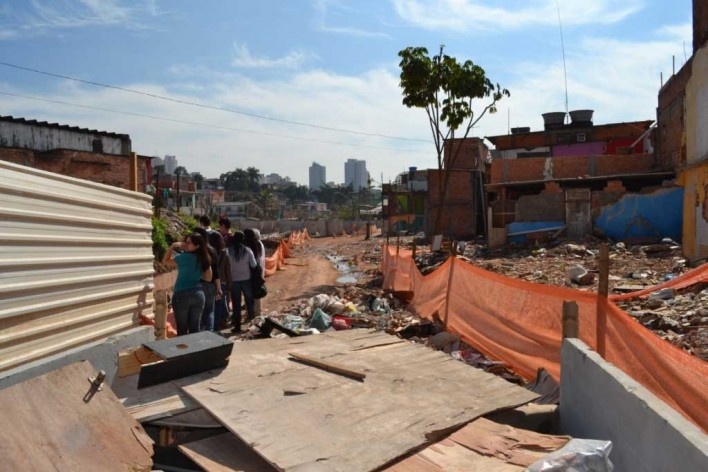 Reurbanização em Paraisópolis. Julho de 2011<br />Foto Juliano Carlos Cecílio Batista Oliveira 