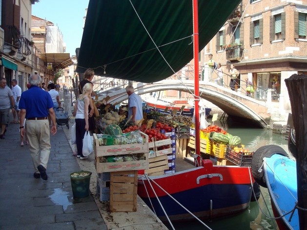 Veneza verdadeira: rica vida cotidiana convivendo com o turismo<br />Foto Michel Gorski 