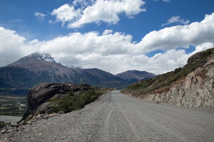 Estrada entre Coyhaique e Puerto Rio Tranquilo<br />Foto Diana Souza 