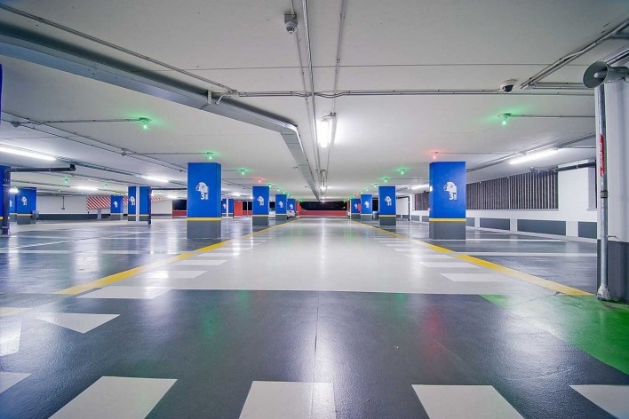 Office Building and Parking Garage in Padua<br />Foto Veronica Croce 