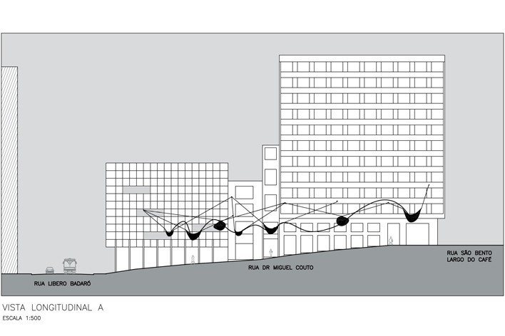 Vista longitudinal, instalação artística Clara-Clara, de Laura Vinci