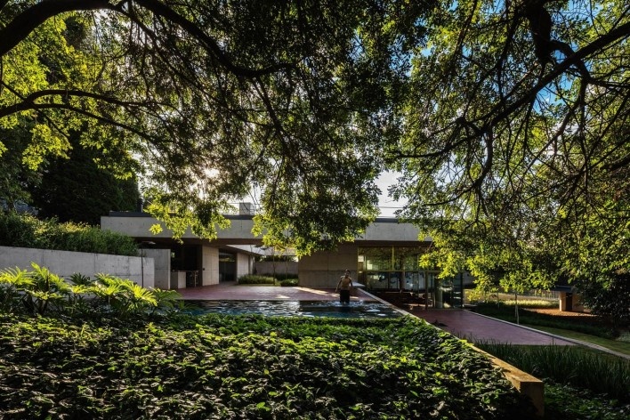 Casa em Cotia, UNA Arquitetos, 2016<br />Foto Nelson Kon 