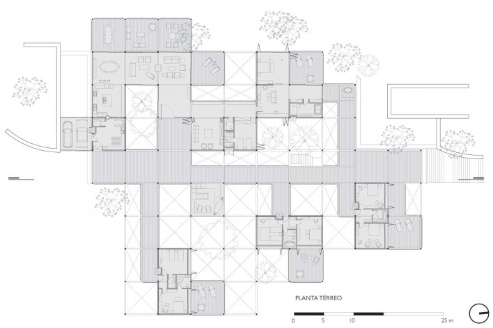 Projeto Casa Grelha, planta térreo da residência.Forte, Gimenes & Marcondes Ferraz Arquitetos, 2º. prêmio categoria profissional/ obras concluídas, Serra da Mantiqueira, SP, 2005-2007.