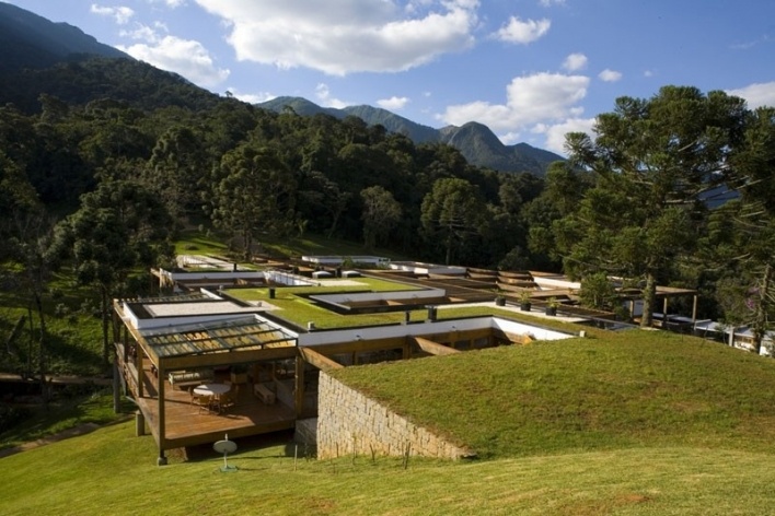 Casa Grelha, Serra da Mantiqueira SP. Forte, Gimenes & Marcondes Ferraz Arquitetos, 2007<br />Foto Leonardo Finotti 
