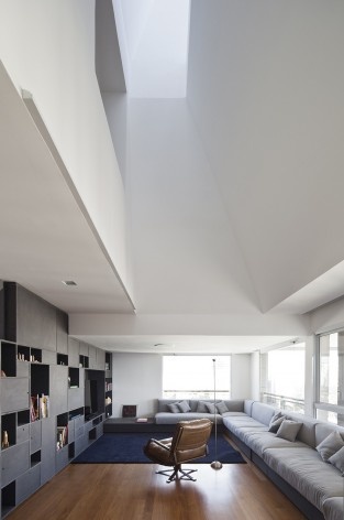 Apartamento Vazio, São Paulo, 2015, arquitetos Marina Acayaba e Juan Pablo Rosenberg<br />Foto Maíra Acayaba 